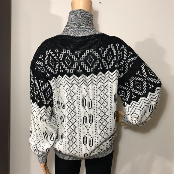 Stevemor black/white geometric/argyle pattern acrylic knit sweater size Medium - Picture 6 of 8